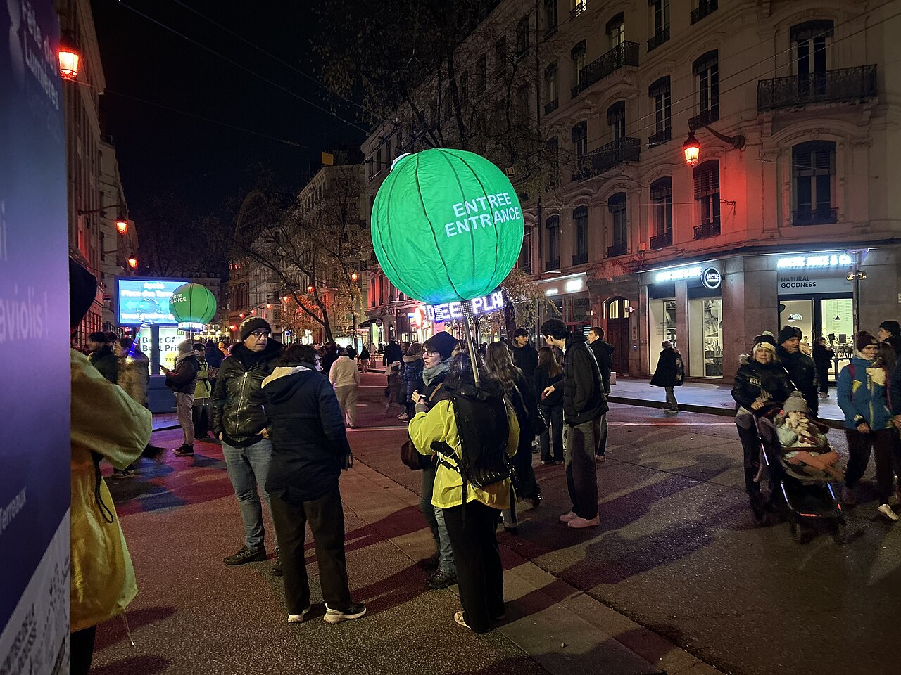 Fête des Lumières — rue de la République, Lyon, 2025